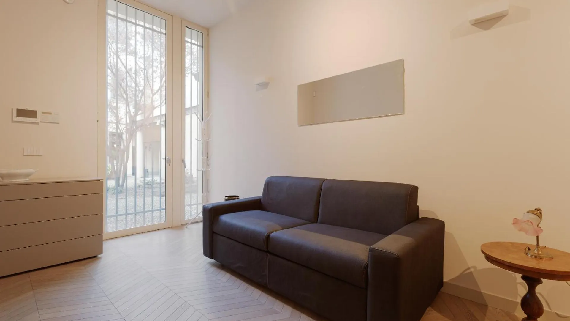 Guesthost - Cordusio Enchanting Apartment Milán Italia