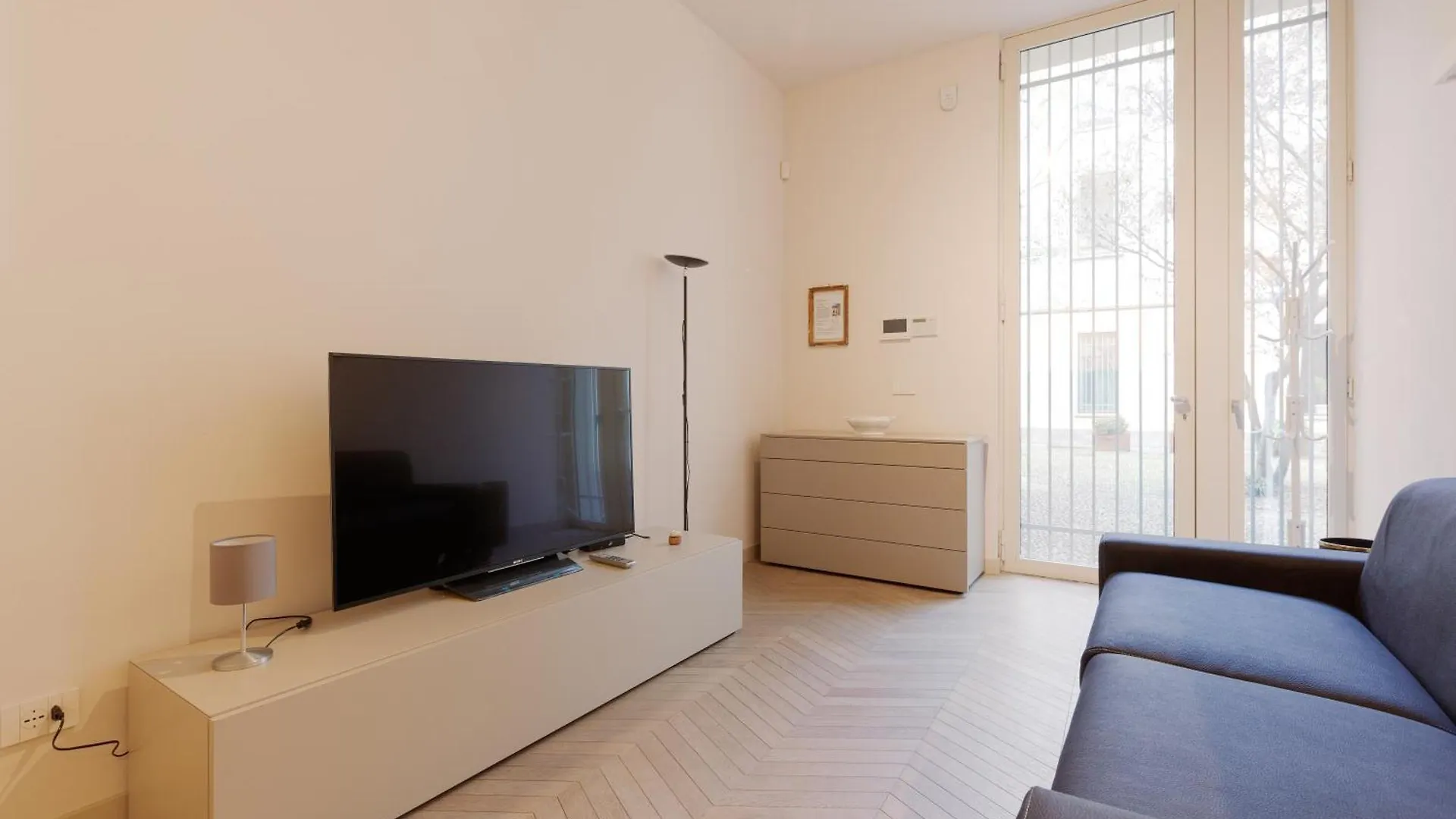 Guesthost - Cordusio Enchanting Apartment Milán