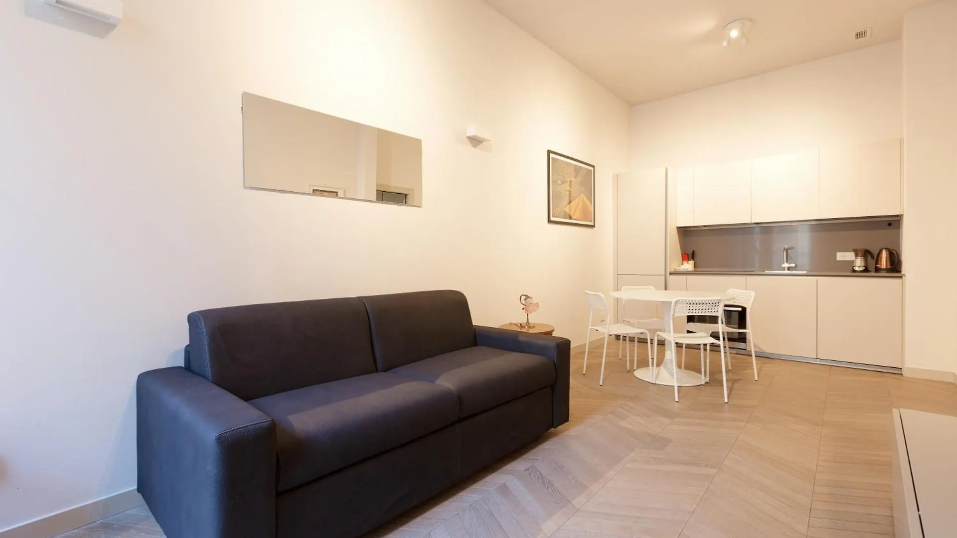 Guesthost - Cordusio Enchanting Apartment ميلان