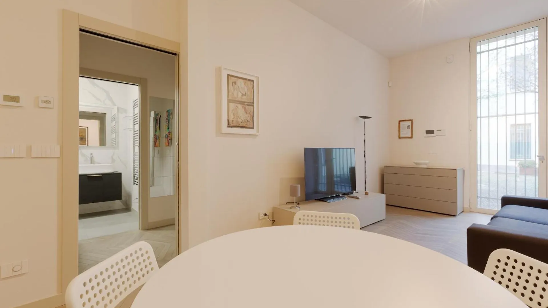 Guesthost - Cordusio Enchanting Apartment ميلان إيطاليا