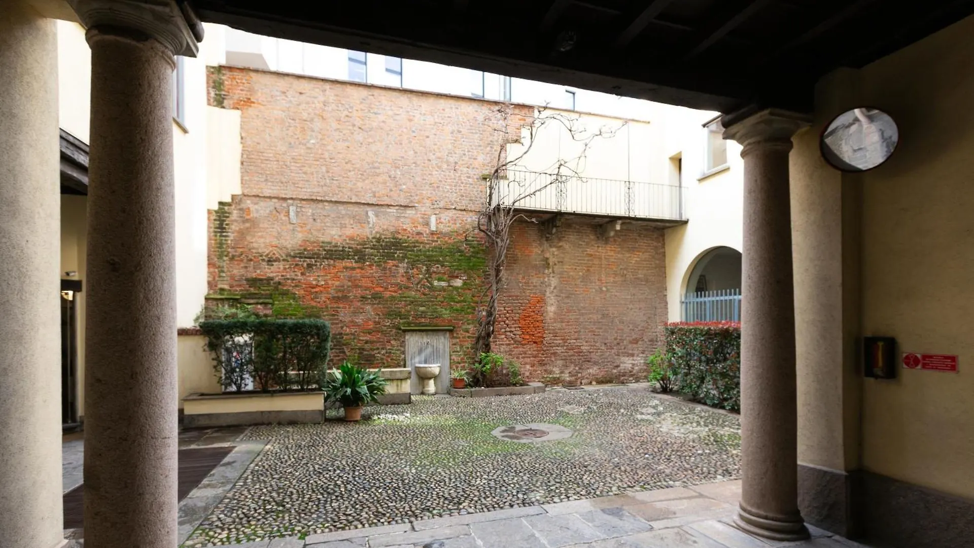 Guesthost - Cordusio Enchanting Apartment ميلان