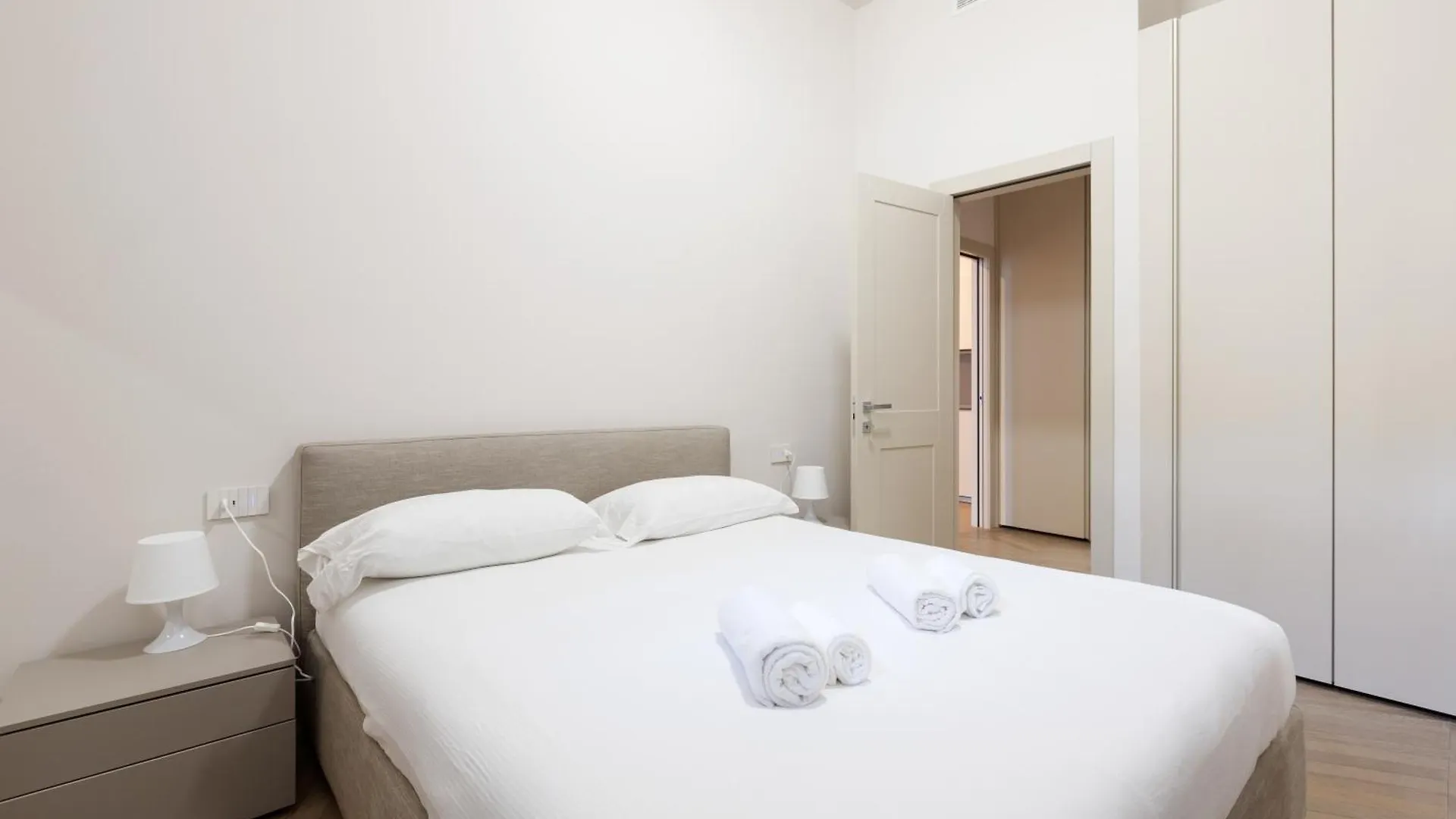 Guesthost - Cordusio Enchanting Apartment ميلان