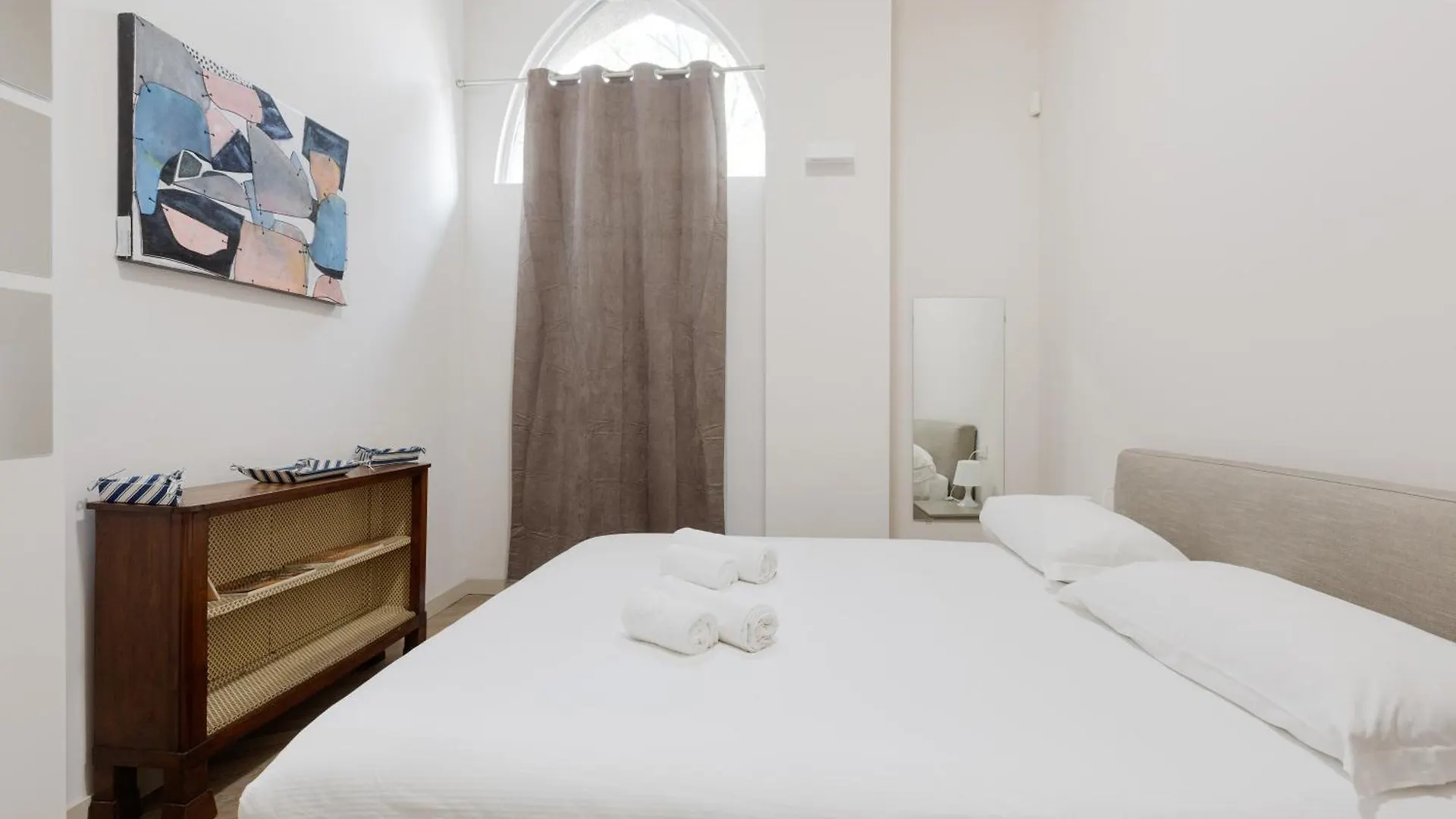 Guesthost - Cordusio Enchanting Apartment ميلان