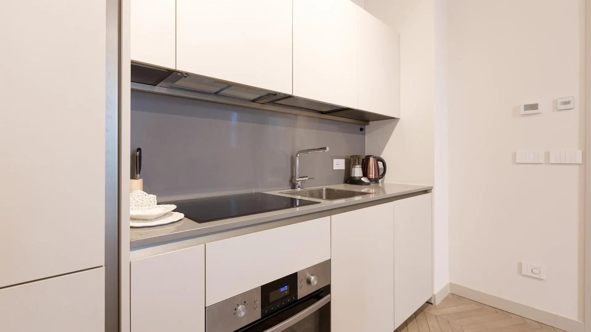 Guesthost - Cordusio Enchanting Apartment ميلان