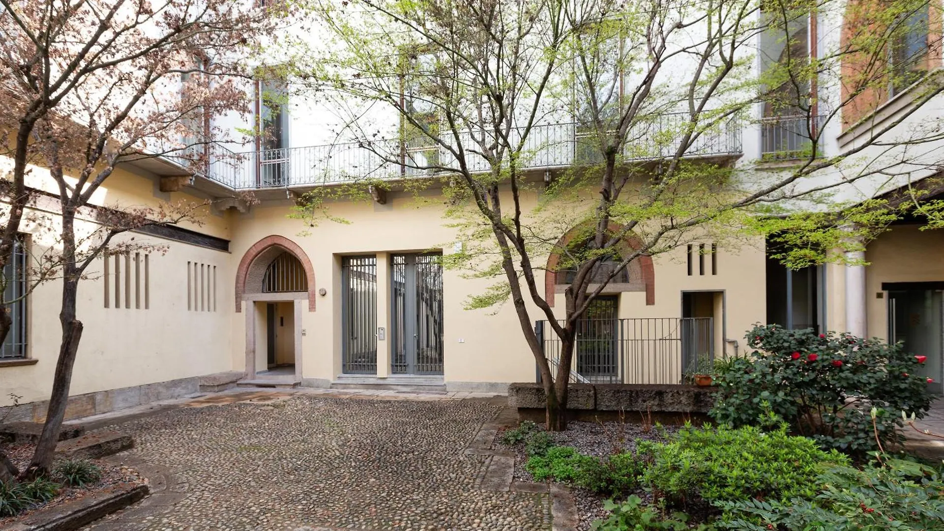 Guesthost - Cordusio Enchanting Apartment ميلان